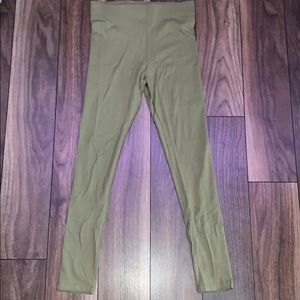 𝙵𝚘𝚛𝚎𝚟𝚎𝚛 21 𝚝𝚒𝚐𝚑𝚝𝚜